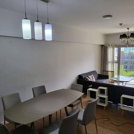 Апартаменты Luxury @ Bgc Sleeps 6 Comfortably Fast Wifi Pool! Манила Экстерьер фото